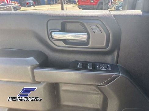 Used 2022 Chevrolet Silverado 2500 Custom w/ Snow Plow Prep/Camper Package image 28