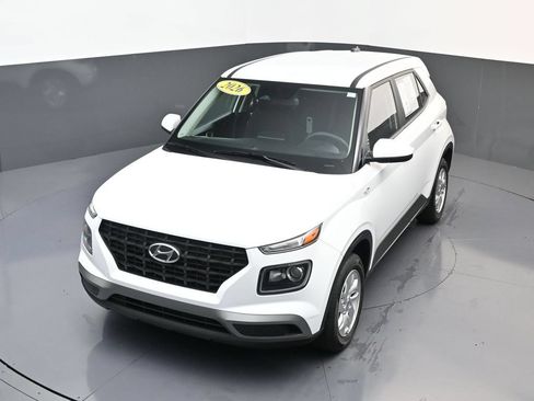 Certified 2026 Hyundai Venue SE FWD image 20