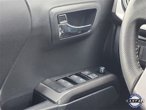 Used 2023 Toyota Tacoma TRD Sport image 11