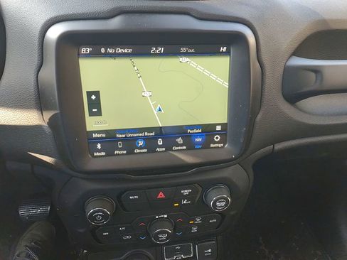 Used 2023 Jeep Renegade Latitude w/ Sun/Sound Group image 10