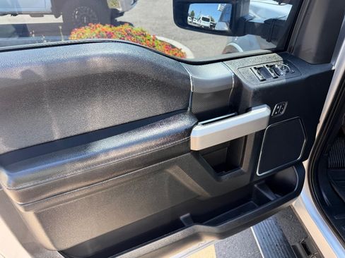 Used 2015 Ford F150 Lariat w/ Equipment Group 502A Luxury AWD/4WD image 14
