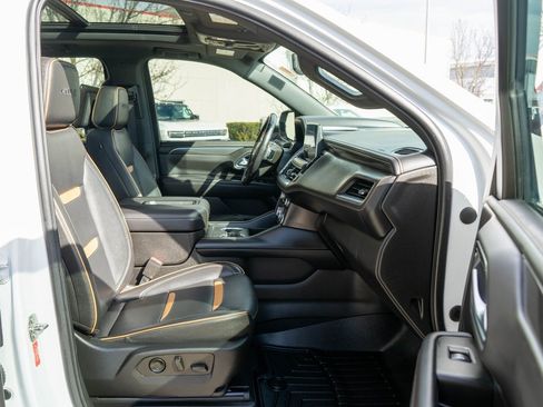 Used 2022 GMC Yukon XL AT4 w/ AT4 Premium Plus Package image 10