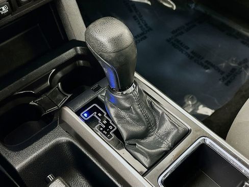 Used 2018 Toyota Tacoma SR5 image 21