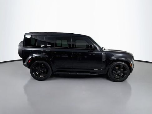 Certified 2025 Land Rover Defender 110 X-Dynamic SE AWD/4WD image 4