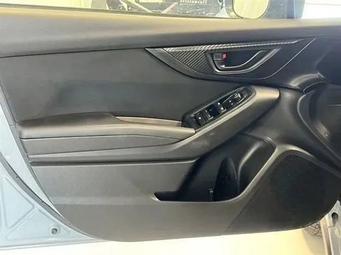 Used 2019 Subaru Crosstrek 2.0i image 8