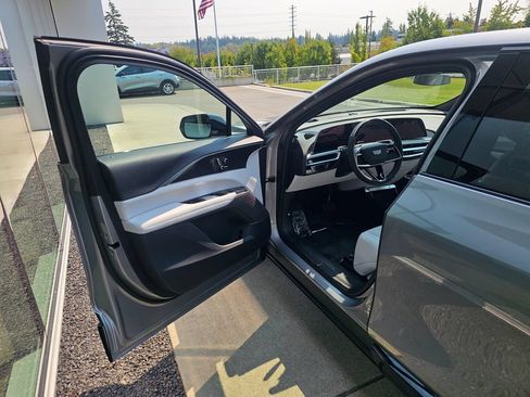 New 2026 Cadillac Lyriq Sport AWD/4WD image 18