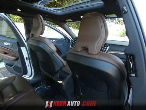 Used 2022 Volvo XC60 B5 Momentum AWD/4WD image 41