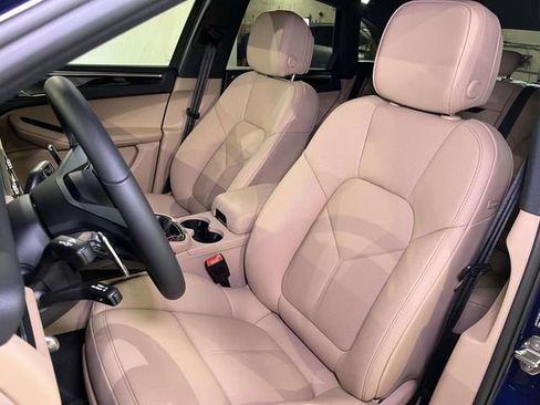 New 2026 Porsche Macan image 17