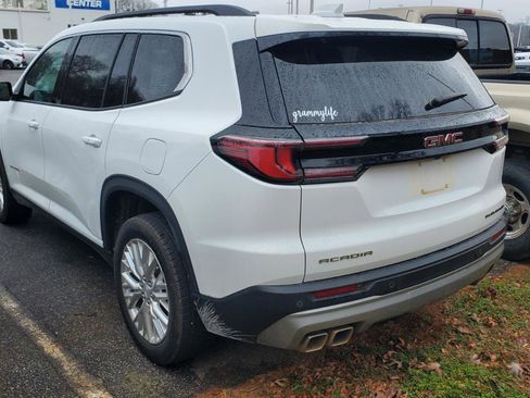 Used 2024 GMC Acadia Elevation image 9