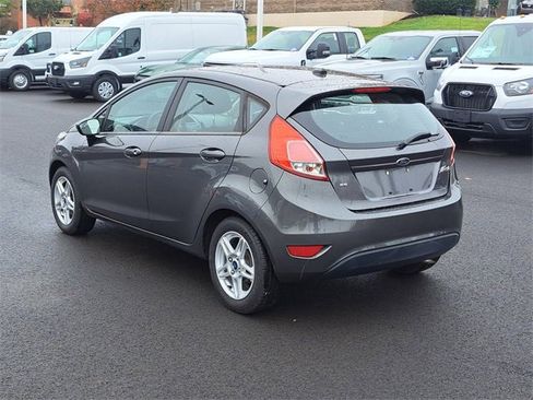 Used 2017 Ford Fiesta SE image 3
