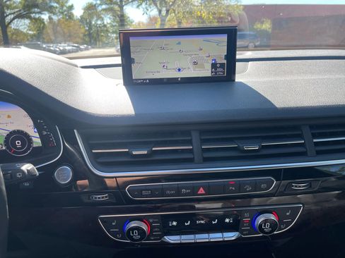 Used 2018 Audi Q7 3.0T Prestige image 19