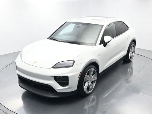 Certified 2025 Porsche Macan 4 Electric image 31