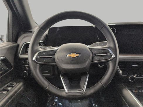 Used 2026 Chevrolet Suburban LT w/ Comfort Package AWD/4WD image 5