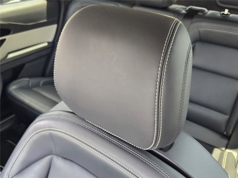 Used 2024 Lincoln Nautilus Premier AWD/4WD image 22