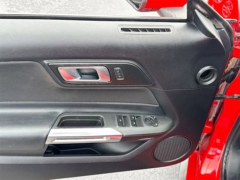 Used 2019 Ford Mustang Convertible image 35