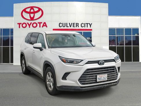 Used 2025 Toyota Grand Highlander FWD image 1