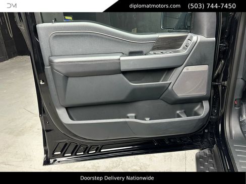 Used 2025 Ford F150 Lightning Lariat image 22