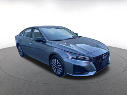 Used 2025 Nissan Altima 2.5 SV