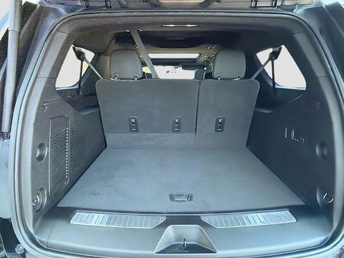 Used 2024 Chevrolet Suburban RST w/ Luxury Package image 28