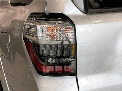 Used 2021 Toyota 4Runner Venture image 26