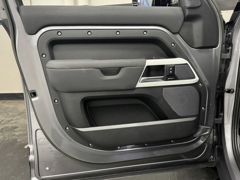 Used 2023 Land Rover Defender 110 S image 21