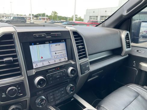 Used 2017 Ford F150 Lariat w/ Equipment Group 502A Luxury AWD/4WD image 20