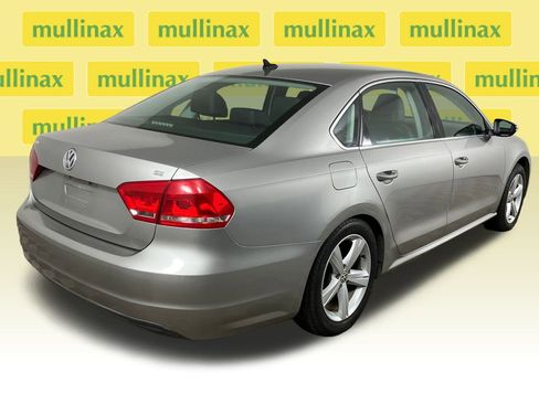 Used 2012 Volkswagen Passat 2.5 SE image 4