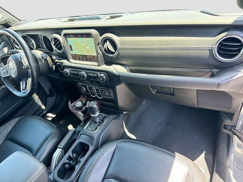 Used 2022 Jeep Wrangler Unlimited Sahara w/ Dual Top Group AWD/4WD image 33