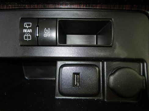 Used 2017 Chevrolet Traverse LT image 6