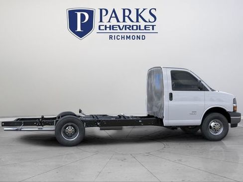 New 2025 Chevrolet Express 3500 w/ Power Convenience Package image 5