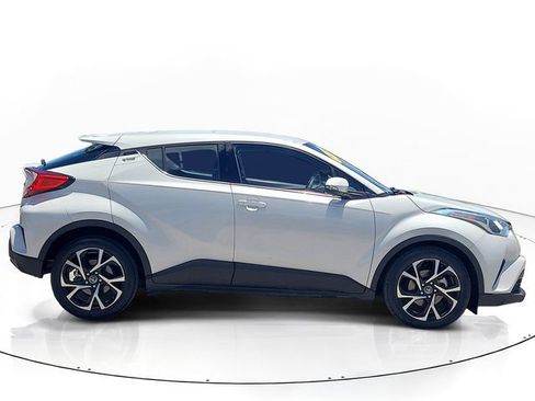 Used 2019 Toyota C-HR Limited FWD image 4