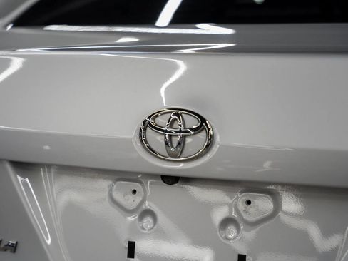 Used 2019 Toyota Corolla LE FWD image 19