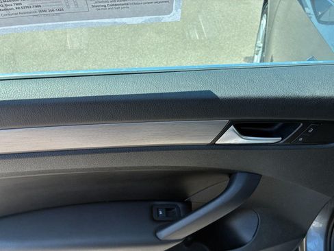 Used 2015 Volkswagen Passat TDI SE FWD image 19
