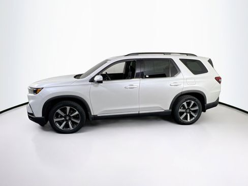 Used 2023 Honda Pilot Touring image 8