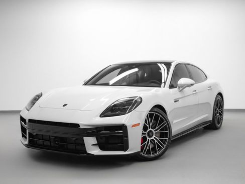 Certified 2025 Porsche Panamera Turbo image 6