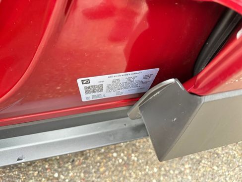 Used 2025 Chevrolet Trax LT image 29