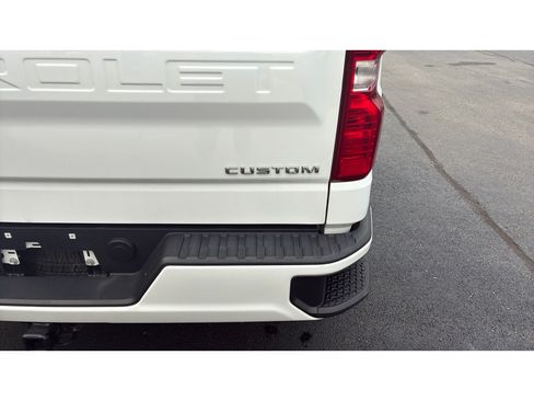 Used 2022 Chevrolet Silverado 1500 Custom AWD/4WD image 27