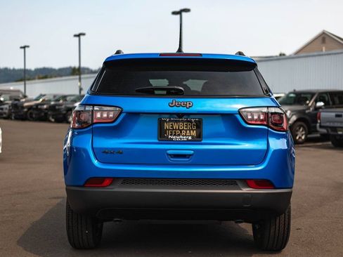 New 2025 Jeep Compass Latitude w/ Sun & Sound Group AWD/4WD image 8