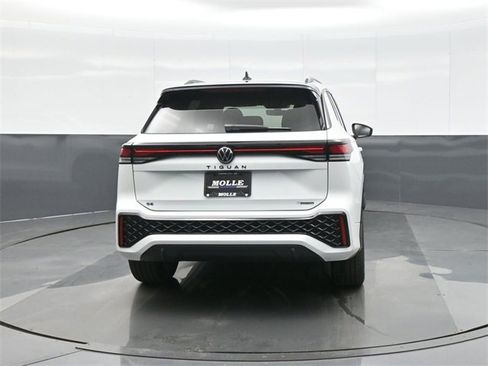 New 2026 Volkswagen Tiguan SE R-Line image 6