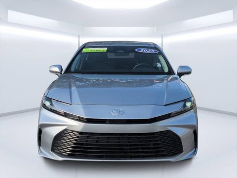 Used 2025 Toyota Camry LE FWD image 8
