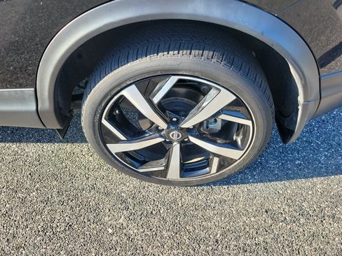 Used 2022 Nissan Rogue Sport SL w/ Premium Package FWD image 6