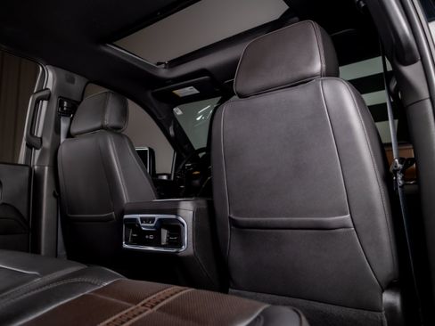 Used 2024 Chevrolet Silverado 2500 High Country w/ High Country Premium Package AWD/4WD image 24