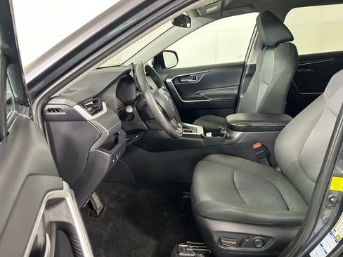 Used 2021 Toyota RAV4 XLE image 12