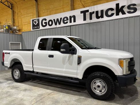 Used 2017 Ford F250 XL w/ Power Equipment Group AWD/4WD image 3