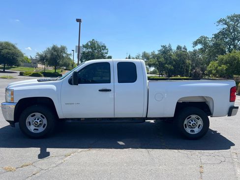 Used 2013 Chevrolet Silverado 2500 W/T AWD/4WD image 8