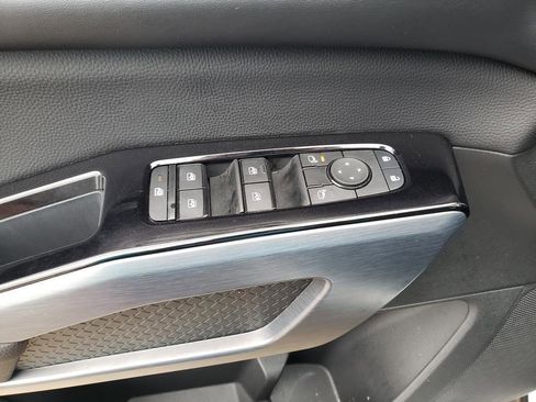 Certified 2025 Nissan Pathfinder SL w/ SL Premium Package image 30