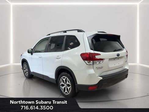 Used 2020 Subaru Forester Premium AWD/4WD image 3