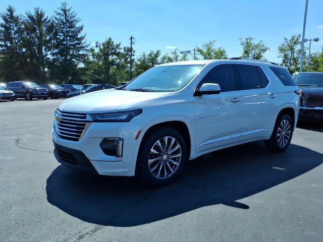 Used 2023 Chevrolet Traverse Premier AWD/4WD image 3