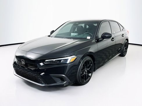Used 2023 Honda Civic Sport image 3