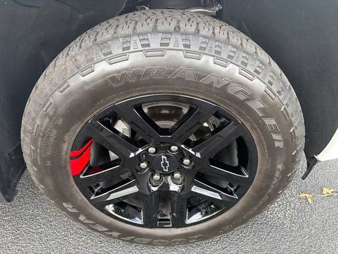Used 2025 Chevrolet Silverado 1500 RST w/ Redline Edition AWD/4WD image 12